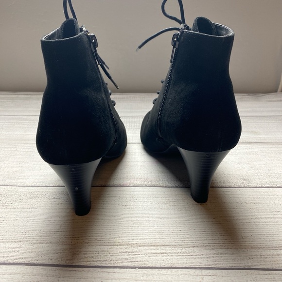 Women’s East 5th Black Lace-Up Heeled Boots - Picture 7 of 8